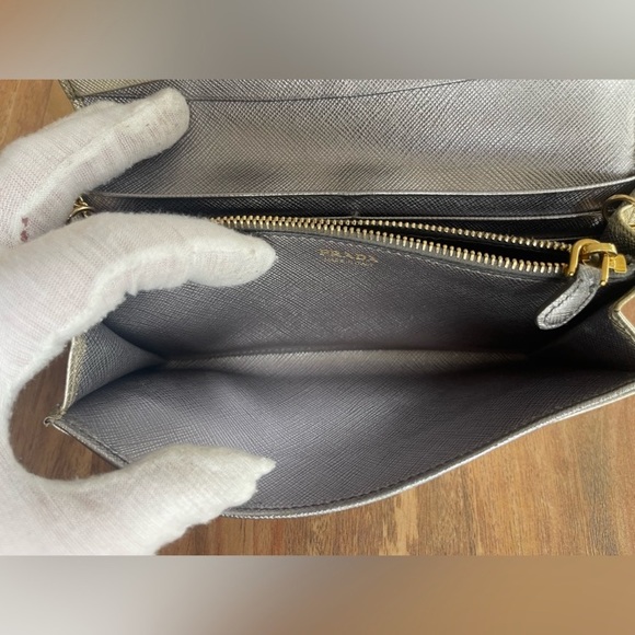 Prada wallet snap closure Leather Chain Long Gold Hardware WOC - Picture 6 of 13